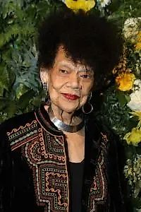 Лоррейн О'Грэйди, Кэрол Бов, Сония Бойс меняют галереи