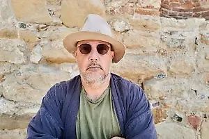 LA Dealer Stefan Simchowitz Aiming for Dianne Feinstein’s Senate Seat