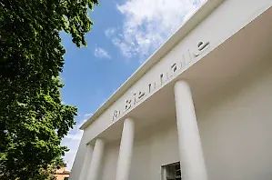 2024 Венецианская Биеннале: потрясение в Марокканском павильоне, Германия объявляет художников