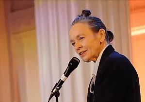 Лори Андерсон отказывается от профессорской должности в немецком университете после возрождения письма в поддержку Палестины.