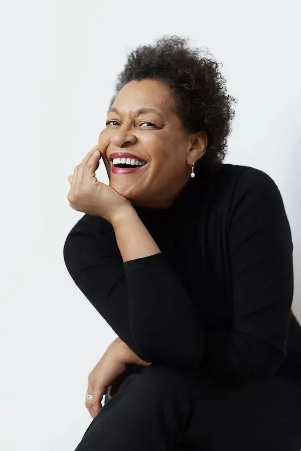 Carrie Mae Weems Awarded 2024 National Medal of Arts