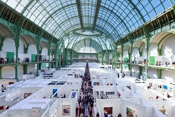 UBS and Art Basel Collectors’ Survey Shows Spending Down, Sales Up
