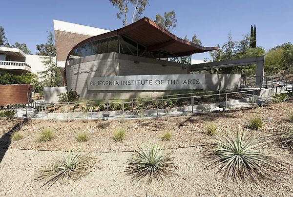 Chanel открывает новый Центр для артистов и технологий