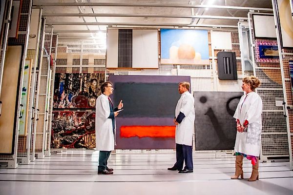 Child Scratches Mark Rothko Work in Rotterdam Museum