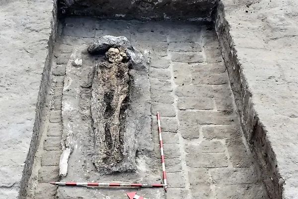 Archaeologists in Egypt Find Tomb from Ramesses III Era