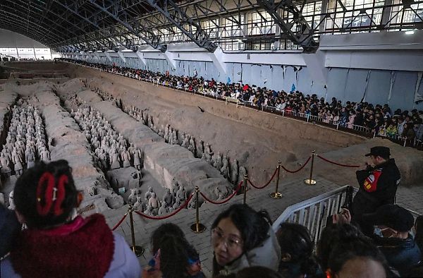 Two Terracotta Warriors Damaged By Tourist at Museum in China