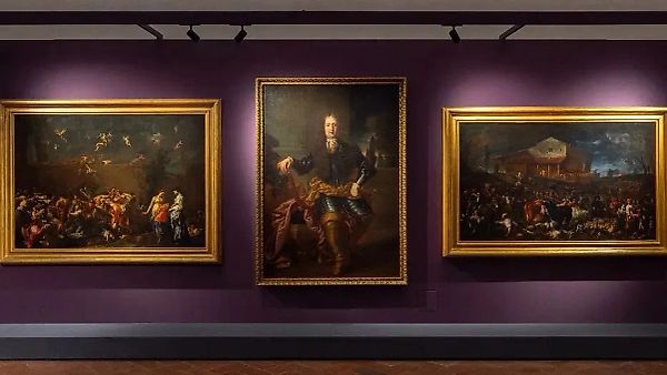 Meme-Making Uffizi Patron Damages Three-Hundred-Year-Old Portrait