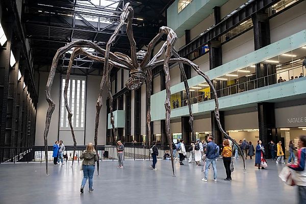 Critics Blame Tate's Programing for Low Football