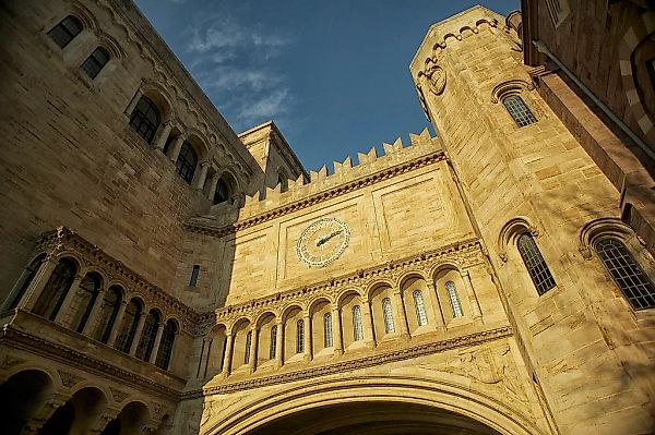 Выставка африканского искусства в Yale Art Gallery: отозванные гранты и новые вызовы