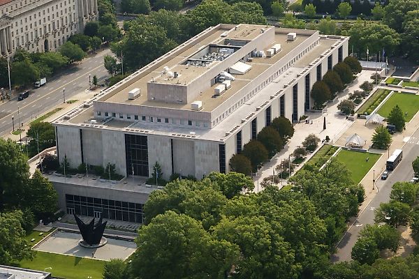 Smithsonian Flip-Flops on Erasing Mention of Trump from Impeachment Display