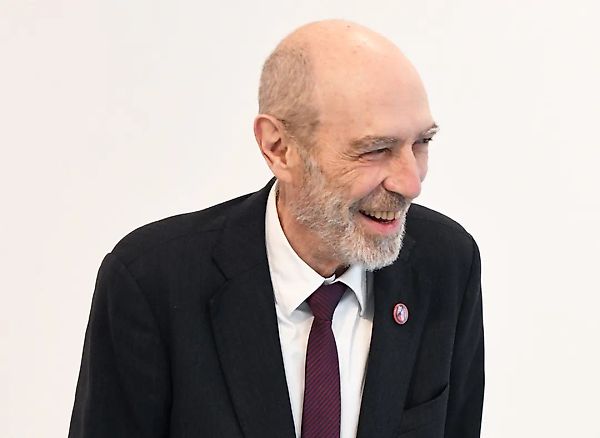 Умер художник Уолтер Свеннен, оставивший след в мире искусства