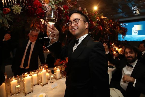 Стратегия Адриана Ченга: Новые горизонты с ALMAD Group