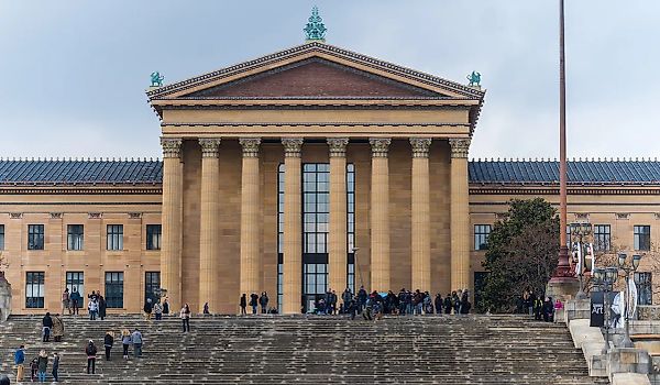 Уволенная директор Саша Суда подает в суд на Филадельфийский художественный музей