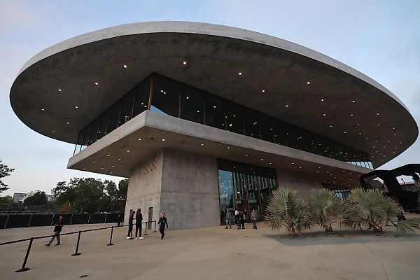 Работники LACMA проголосовали за создание профсоюза