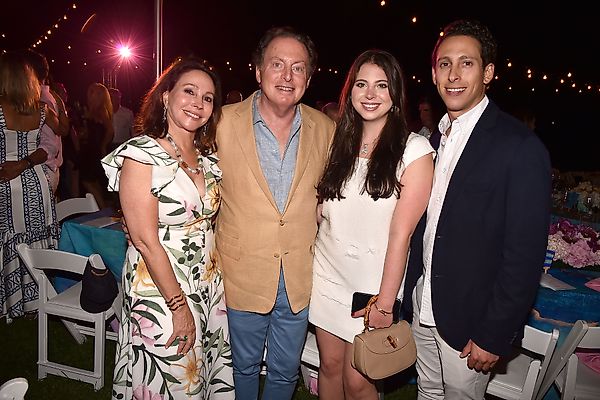 Документы Минюста: связи Джеффри Эпштейна с Лизой Фейн Коэн, её мужем и парижской квартирой на обложке Galerie