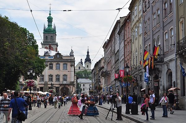 Тайна среди развалин: масштабный удар дронов по бернардинскому монастырю во Львове