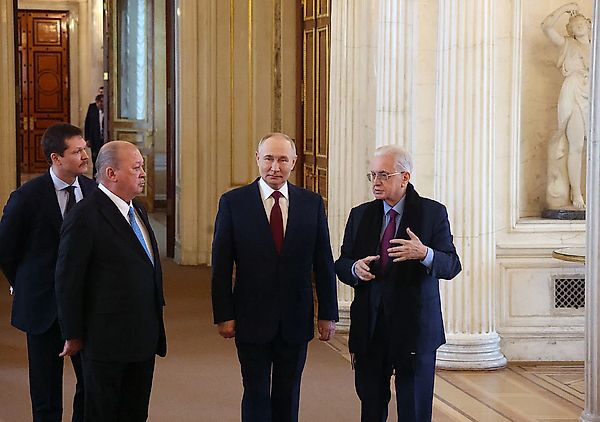 ЕС ввёл санкции против директора Государственного Эрмитажа Михаила Пиотровского