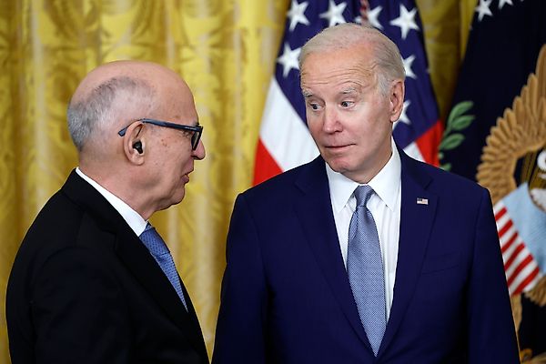 Fred Eychaner Sued by Chicago Condo Owner Over Museum Expansion