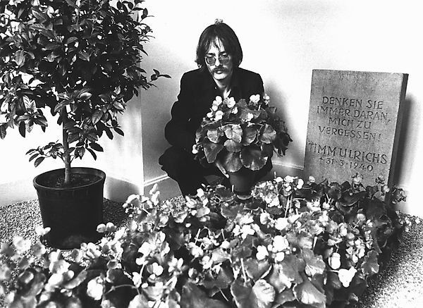 Умер немецкий концептуальный художник Timm Ulrichs (86 лет)