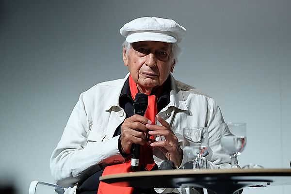 Скончался Julio Le Parc — мастер света, движения и участия