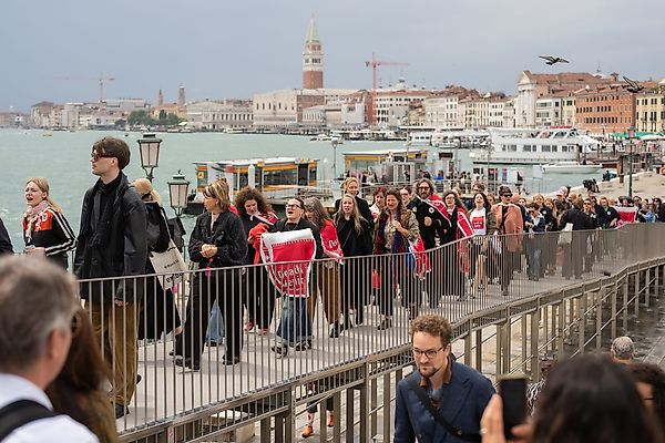 Балтийский марш солидарности на Venice Biennale: шаги в поддержку Украины 🕊️