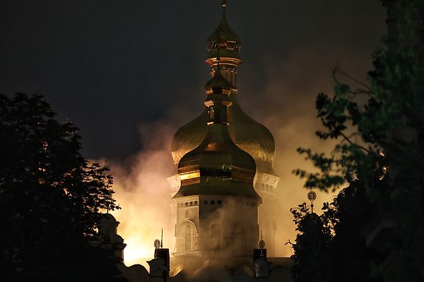 Пожар в XI‑вековом соборе Киева после удара российских дронов