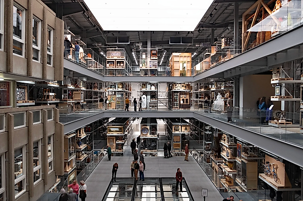 Работники V&A проголосовали за забастовку из‑за условий, сравнимых с Amazon