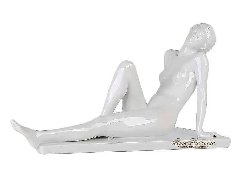 ДЕКОРАТИВНАЯ СТАТУЭТКА 