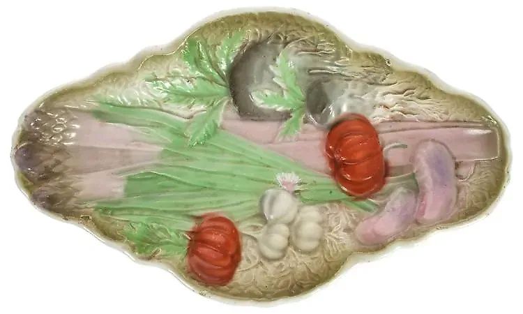 Porcelain vegetable plate with painting