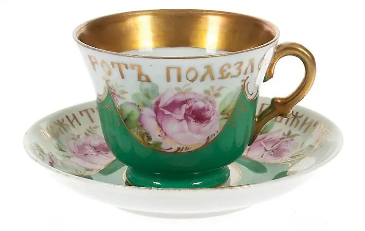 Фарфоровая чашка с блюдцем от фабрики 