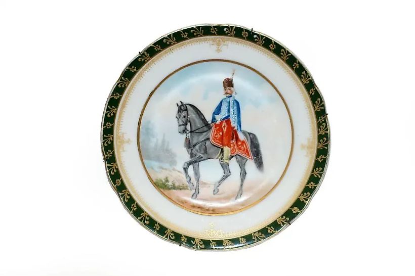 Антикварная русская фарфоровая тарелка 