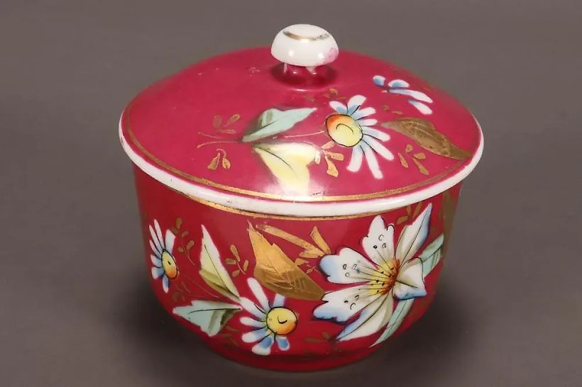 Сахарница с цветочным узором, высота 9 см