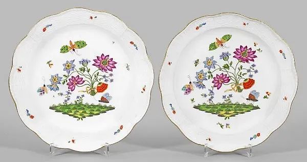 Две декоративные тарелки