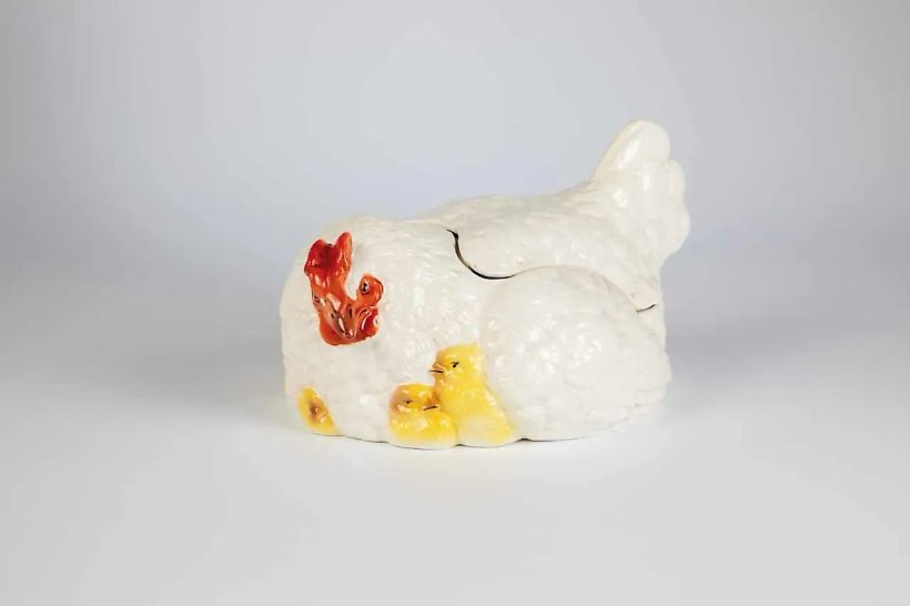 Фарфоровая форма в виде русской курицы от Тверской фабрики М.С. Кузнецова, 1870-1889 гг.