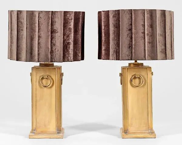 Пара французских позолоченных деревянных настольных ламп