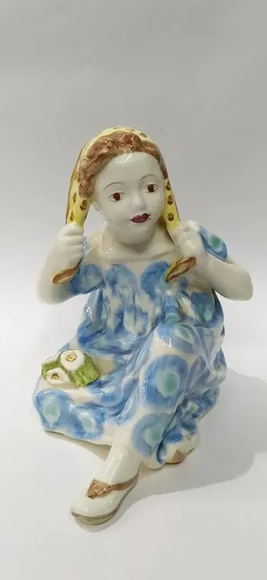 Porcelain figurine "VETEROK SIGHTSEER" ZIK KONAKOVO USSR PERIOD 1960 h:25x24 cm.