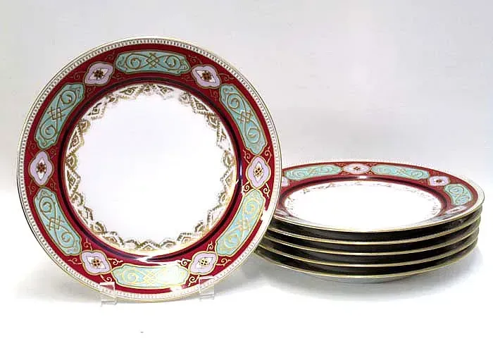 SET OF SIX RUSSIAN PORCELAIN PLATES BY KUZNETSOV