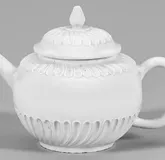 Белый чайник из фарфора Бёттгера