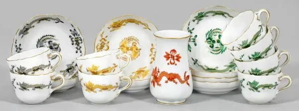 Eight mocha cups with the design "Rich Dragon"