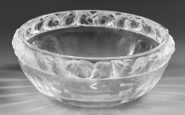 Lalique bowl with sparrow decoration