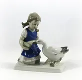 Девочка и гусь