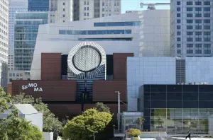 SFMoMA урезает 20 рабочих …