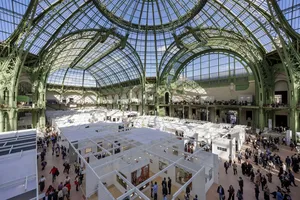Art Basel Paris называет …