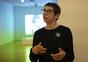 Лоренс Рассел назначена директором …