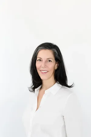 Дебра Уимпфаймер назначена директором …