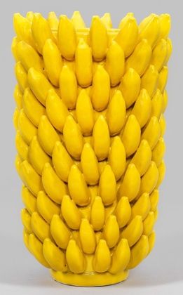 Желтая керамическая ваза