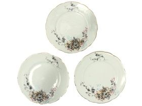 Фарфоровый набор из 3 тарелок от Кузнецова