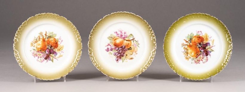 Три тарелки с фруктовым узором от МС Кузнецов