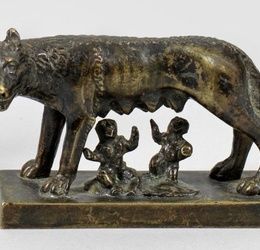 Miniature sculpture of the Capitoline Wolf