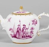 Small Meissen teapot with Watteaudecor in purple cameo.